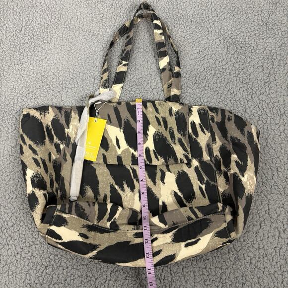 VINCE CAMUTO Lohna Designer Tote Natural Camo Nylon – New with tags - Picture 6 of 13